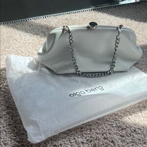 Olga Berg Silver Chain White Clutch